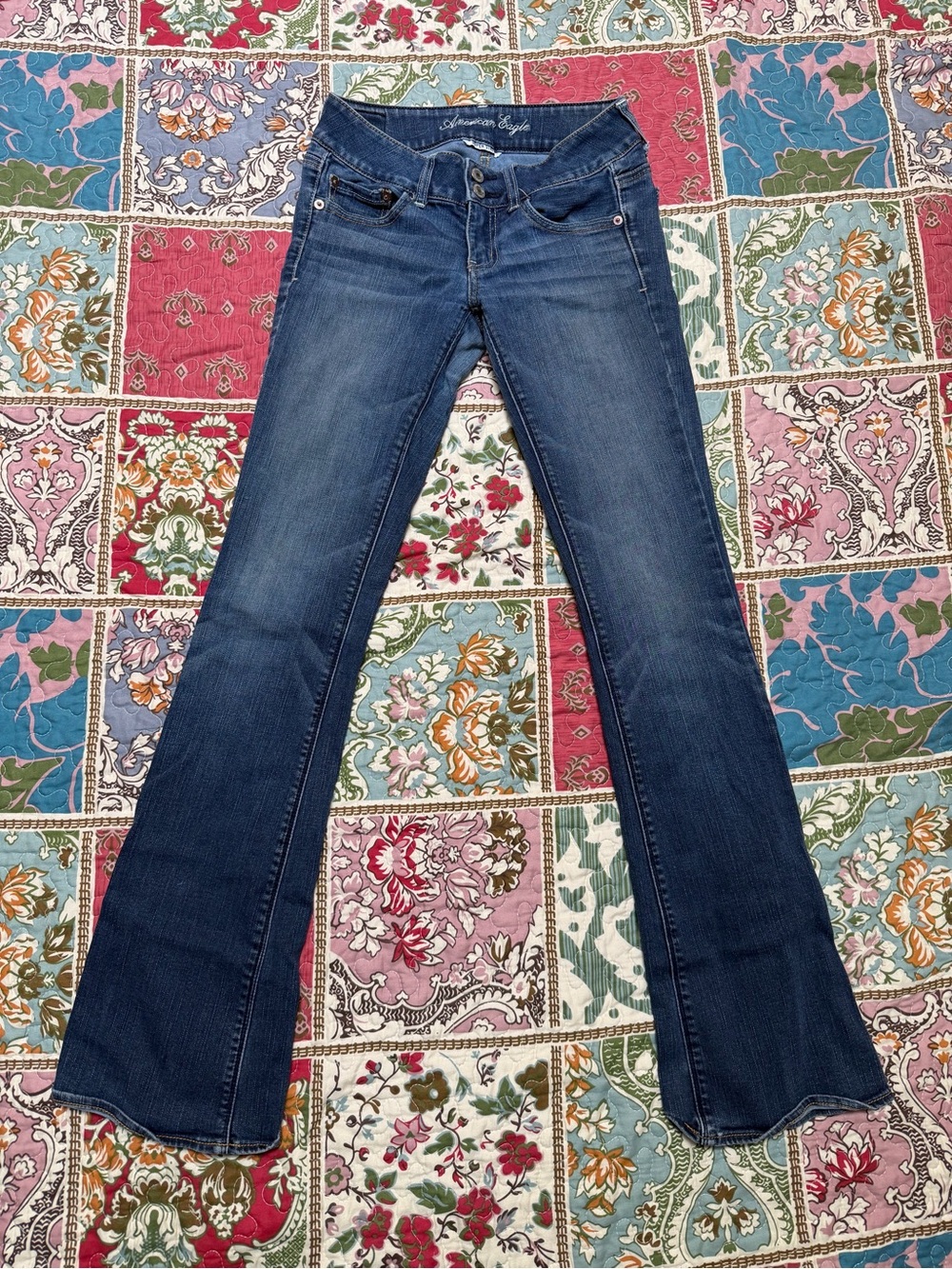 American Eagle Flare Jeans Low Rise 2 L Button Stretch Medium Wash Y2K